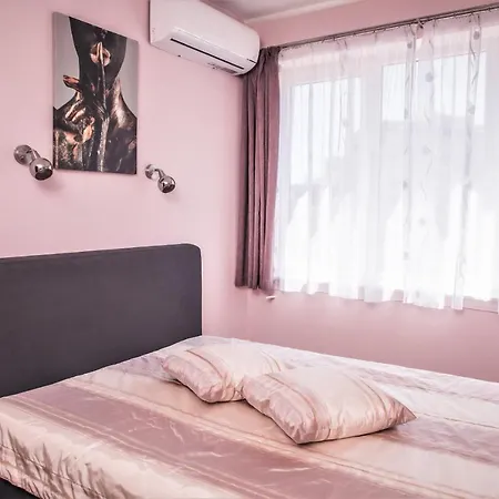 Appartamento Bright For 5 Guests With Free Parking *
